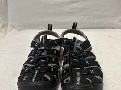 Keen Youth Size 6, Black SlimFit WP Hiking Sandals