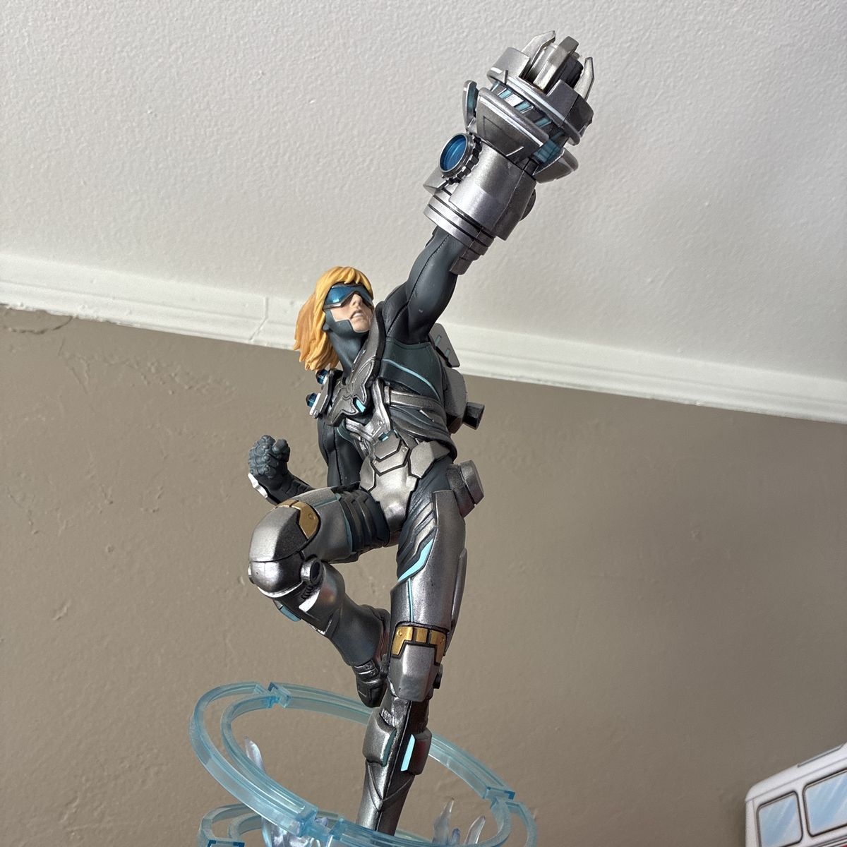 League Of Legends Statue