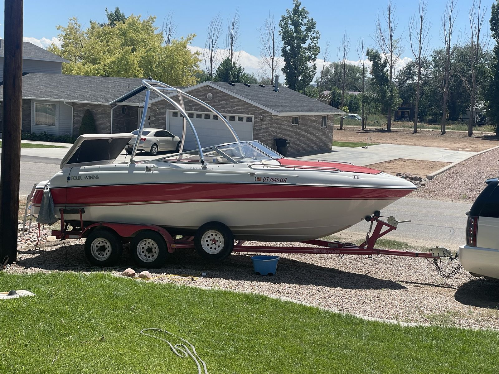 1996 Four Windows Horizon Ski Boat