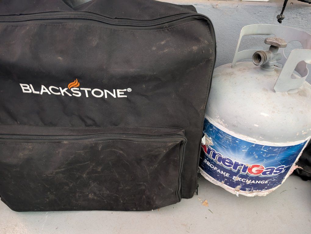 Blackstone 22" Adventure Grill w/Propane