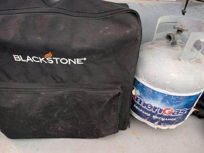 Blackstone 22" Adventure Grill w/Propane