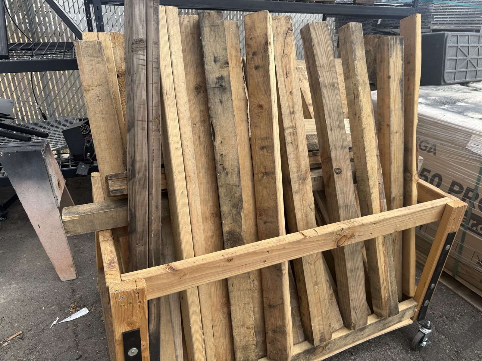 Free wood and free pallets