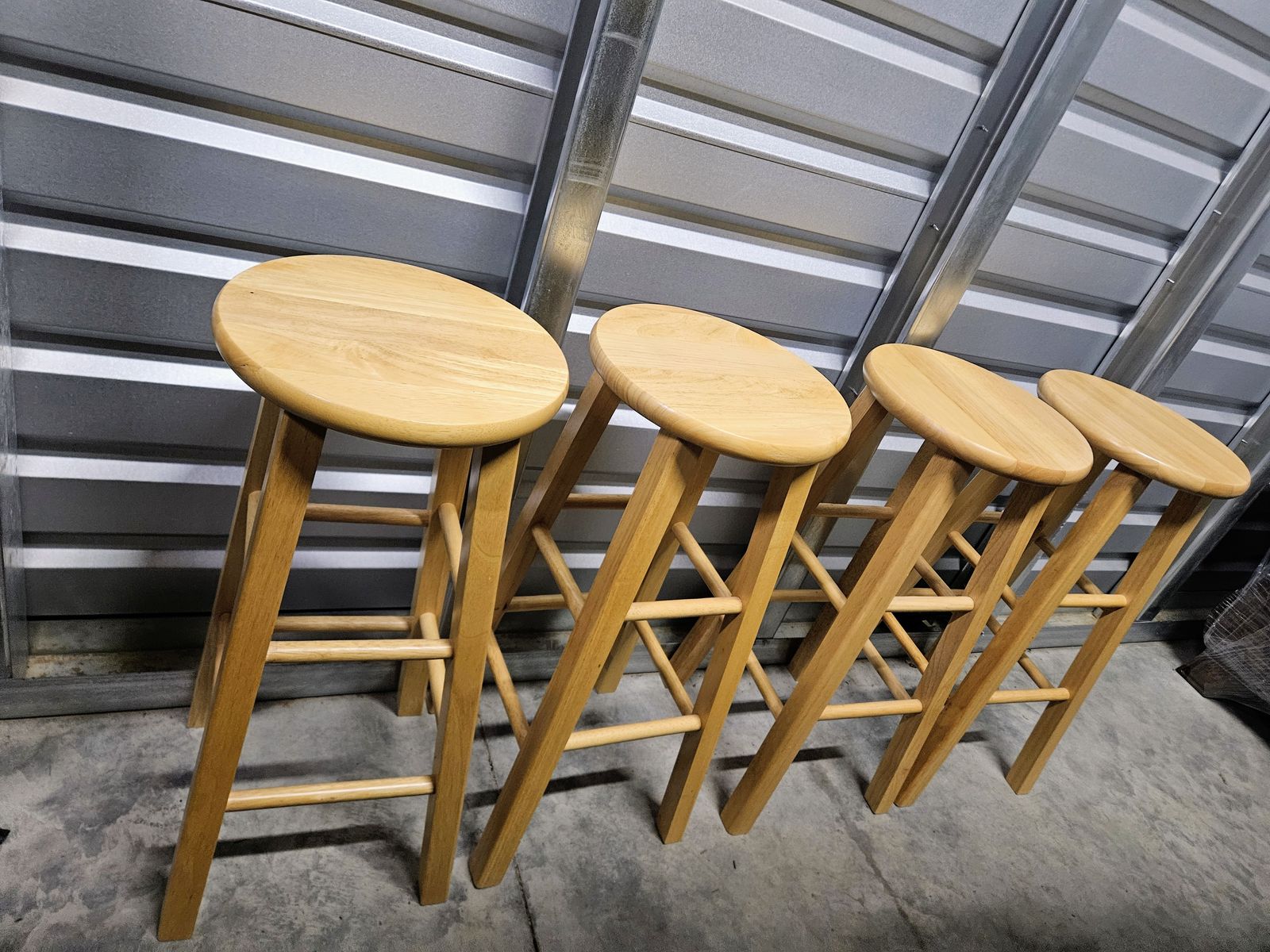 Pine bar stools (4) 26"H