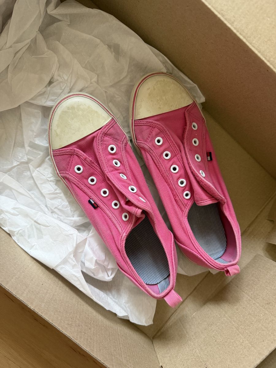Tommy Hilfiger Girls Pink Canvas Sneakers Size 4 US
