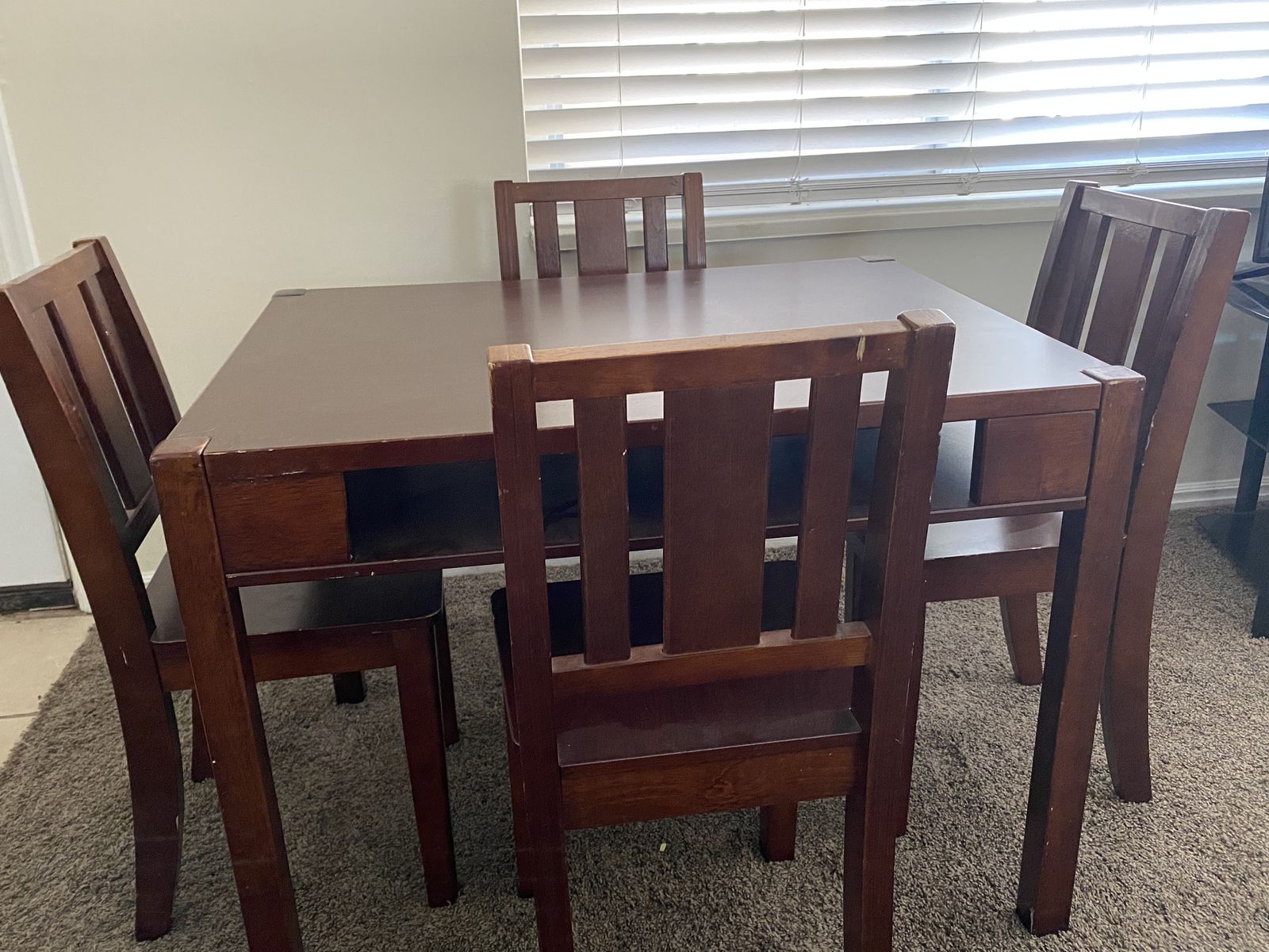 Kids Table & Chair Set With Matching Easel