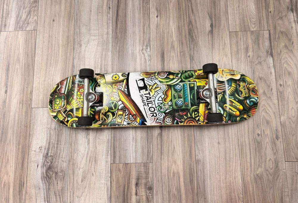 TAILORSHAPE BERMUDA HIPPIE SKATEBOARD
