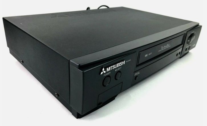 MITSUBISHI-HS-U540 VCR-PLAYER-RECORDER IN GREAT CONDITION WITH REMOTE.