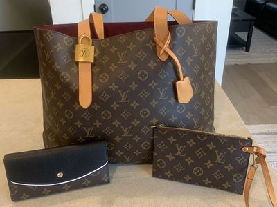 LV purse set