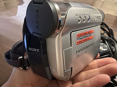 Sony Handycam Digital Camcorder with 20x Optical Zoom and Carl Zeiss Lens