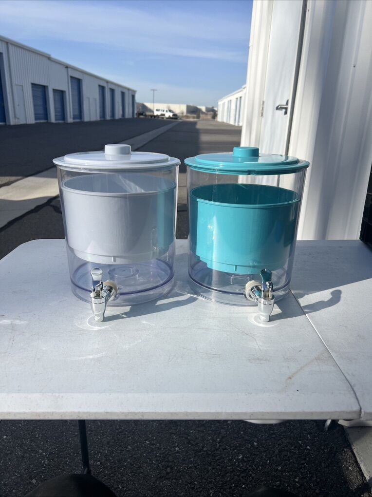 American Maid 1.5 Gal. Beverage Dispenser