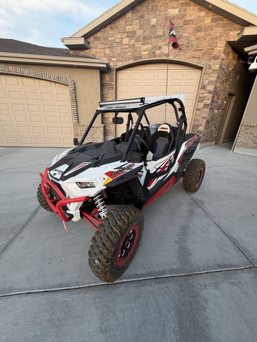 2019 Polaris razor