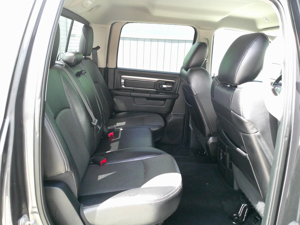 Main image 7