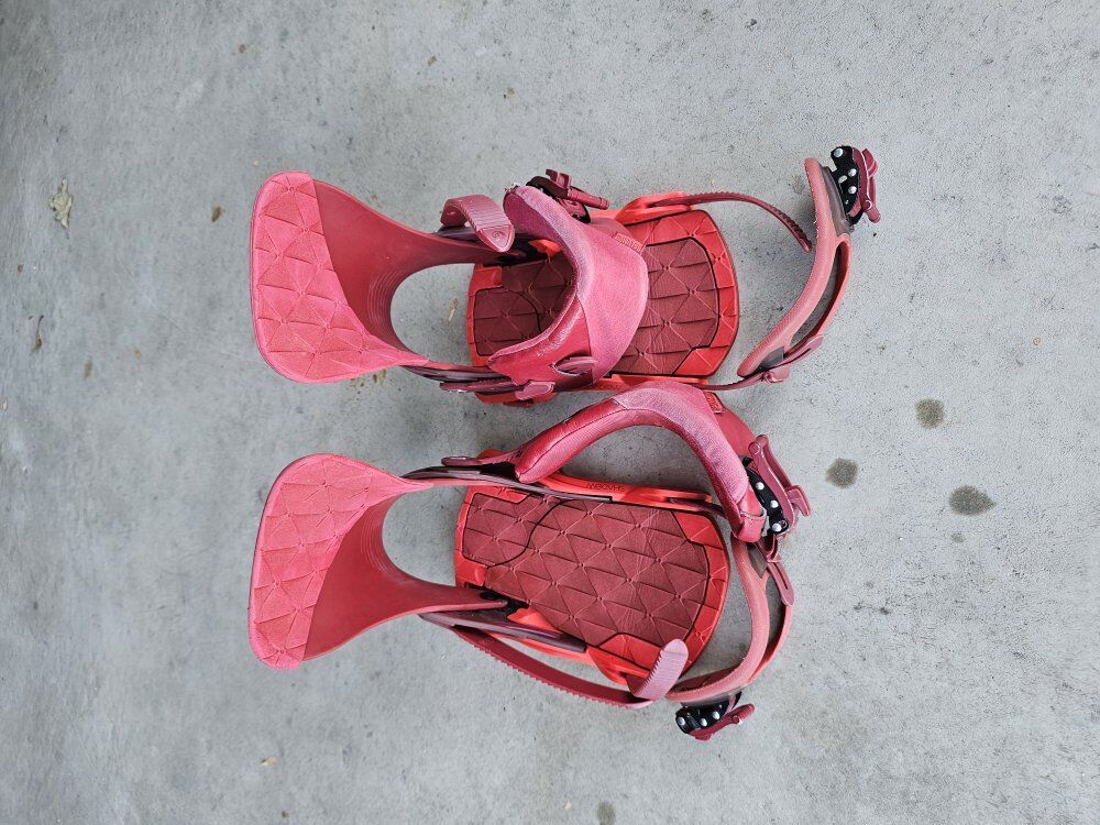 Medium Salomon District Snowboard Bindings