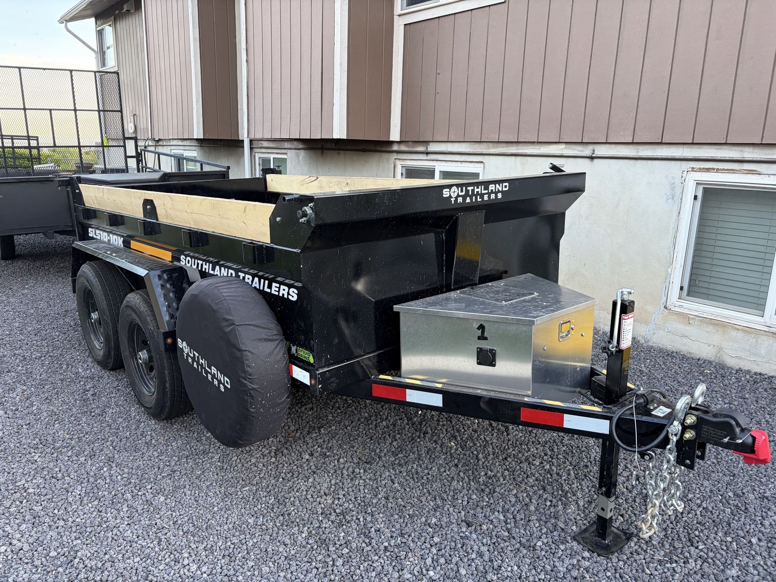 5 x 10 1/2 ton towable dump trailer
