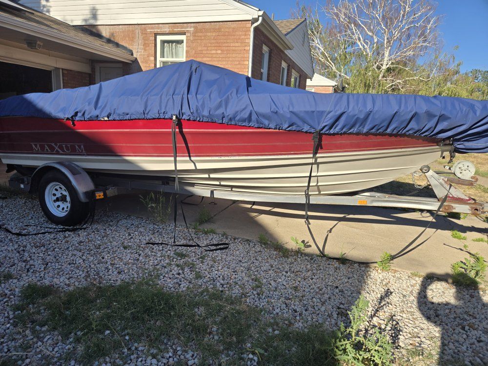 1990 Maxum 2100 SC