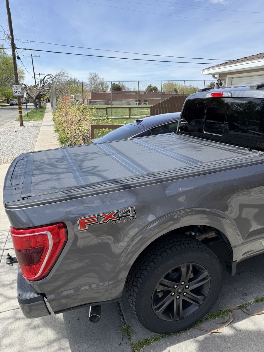 MX4 Bakflip tonneau cover