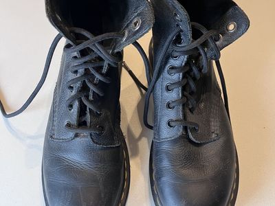 Doc Marten Women’s Boots - 7
