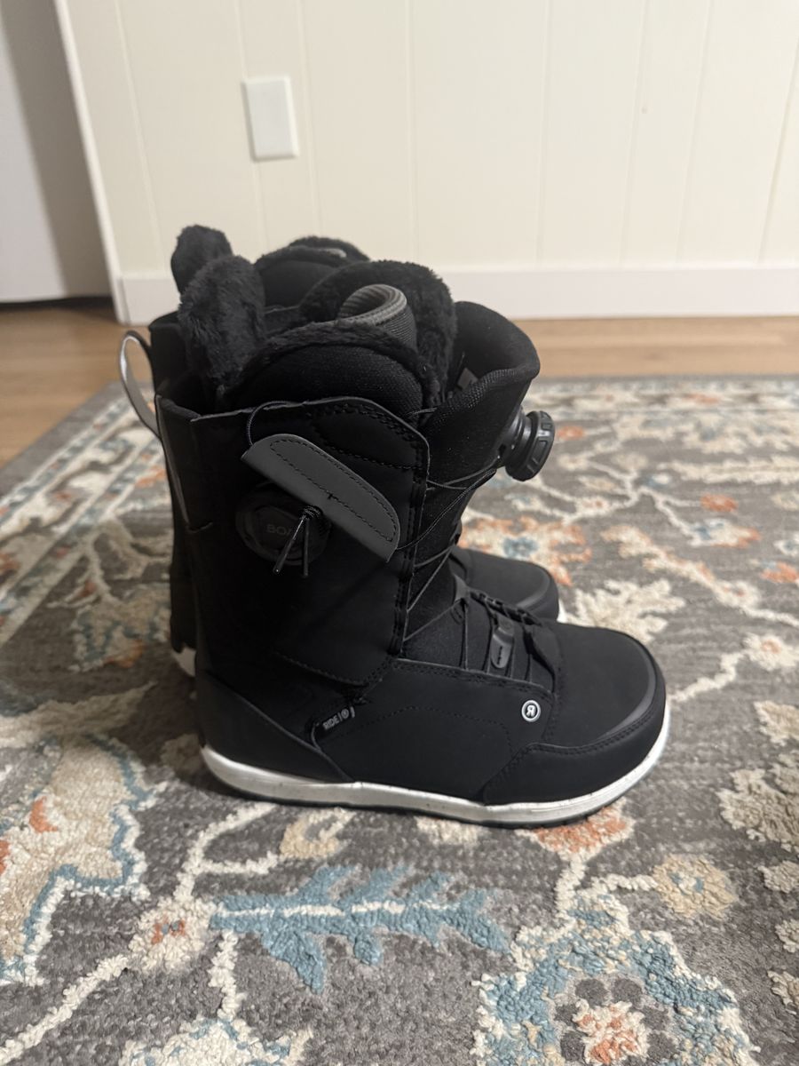 Brand new Hera double Boa snowboard boots