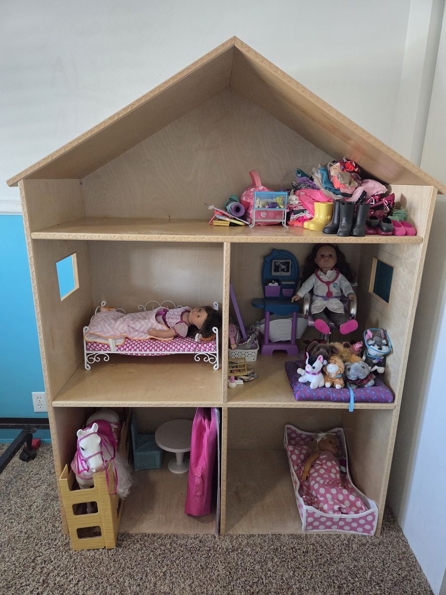 Custom Built American Girl type doll house with dolls and accessories