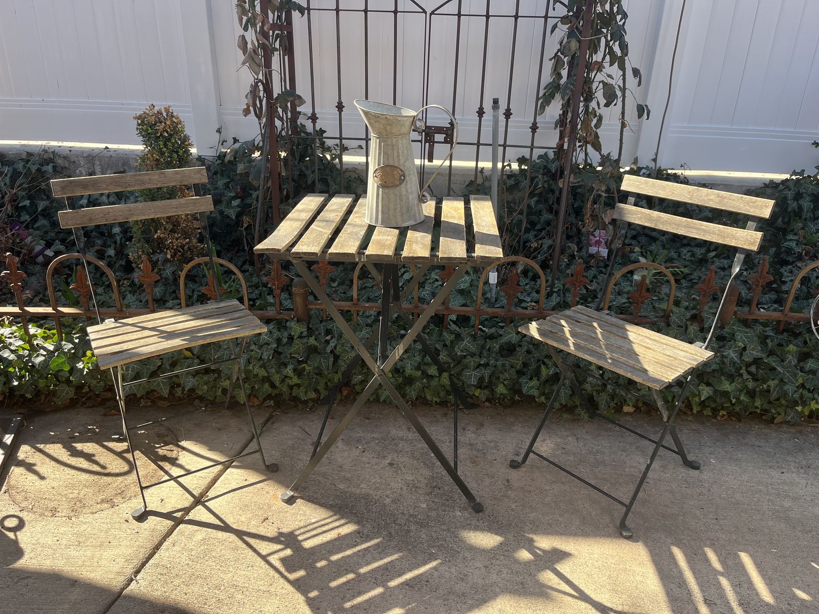 Simple Folding Bistro Set $80 Can $20