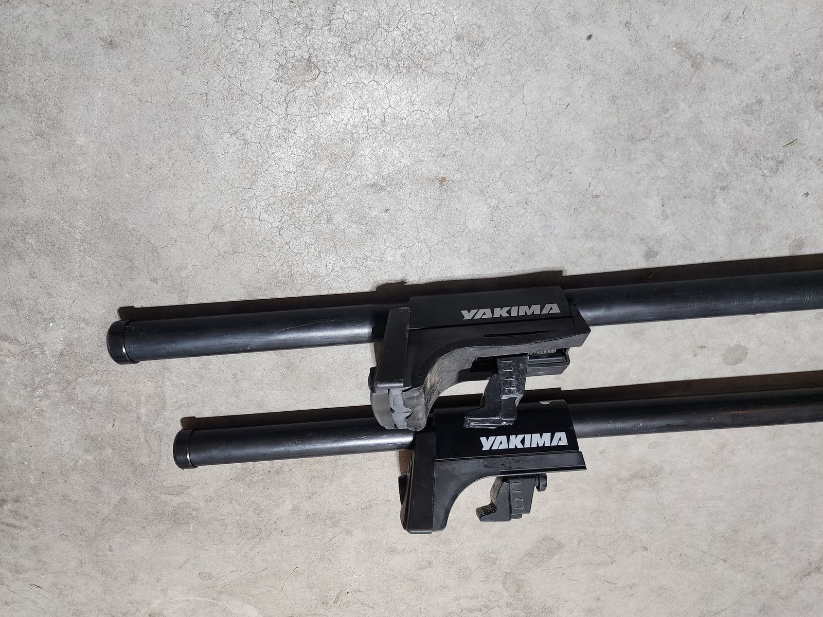Yakima RailGrab 4-Pack Towers and 66 inch round bars with end caps