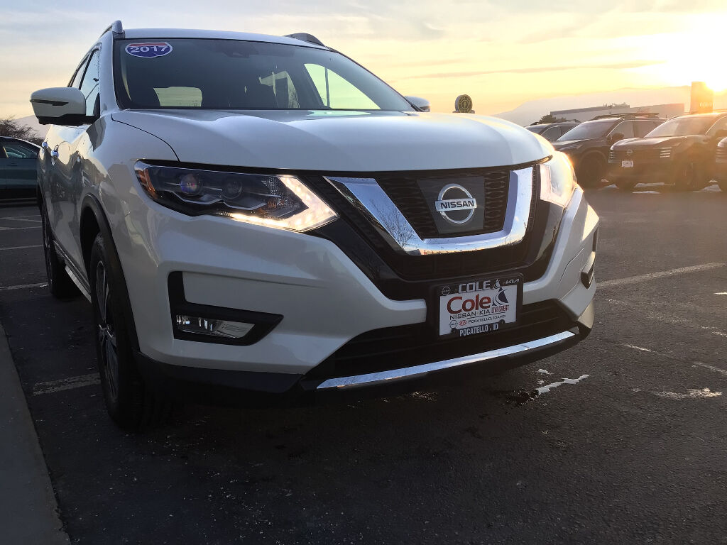 2017 NISSAN ROGUE SL