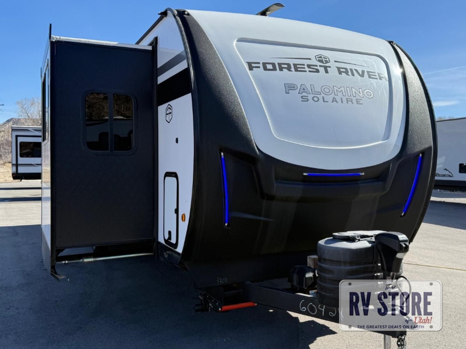 2025 Palomino SolAire 3300FLBS COUPLES COACH, PALOMINO, FOREST RIVER, SOLAIRE