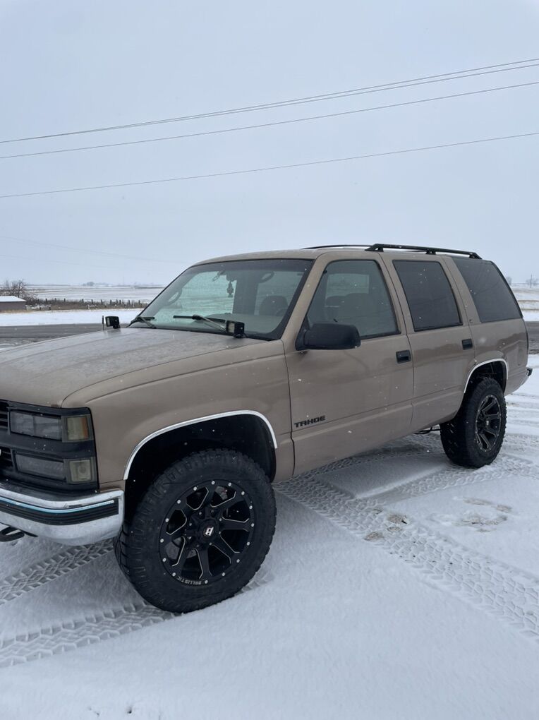 1995 CHEVROLET TAHOE LS