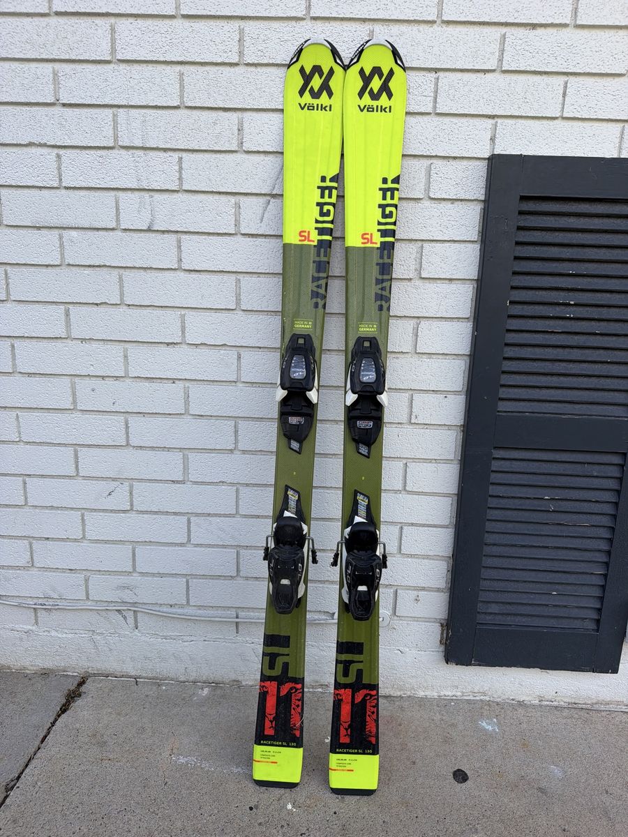 Volkl Racetiger SL Skis – 130 cm w/ Marker Bindings – Great Youth Race Ski