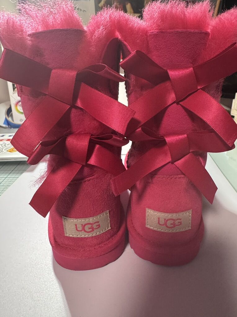 UGG kids Bailey Bow II (big kids US4)