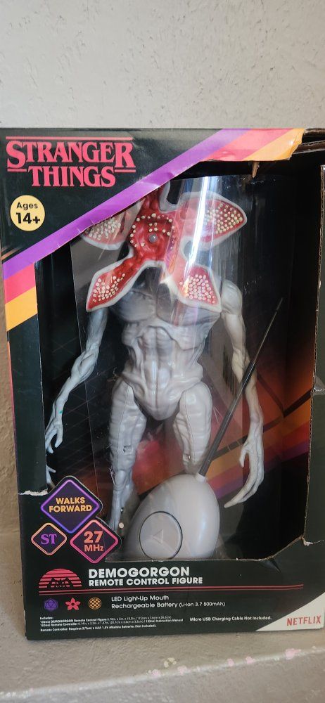Stranger Things Demogorgon Remote Control Figure - LED Light-Up Mouth, Walks Forward, Ages 14+
