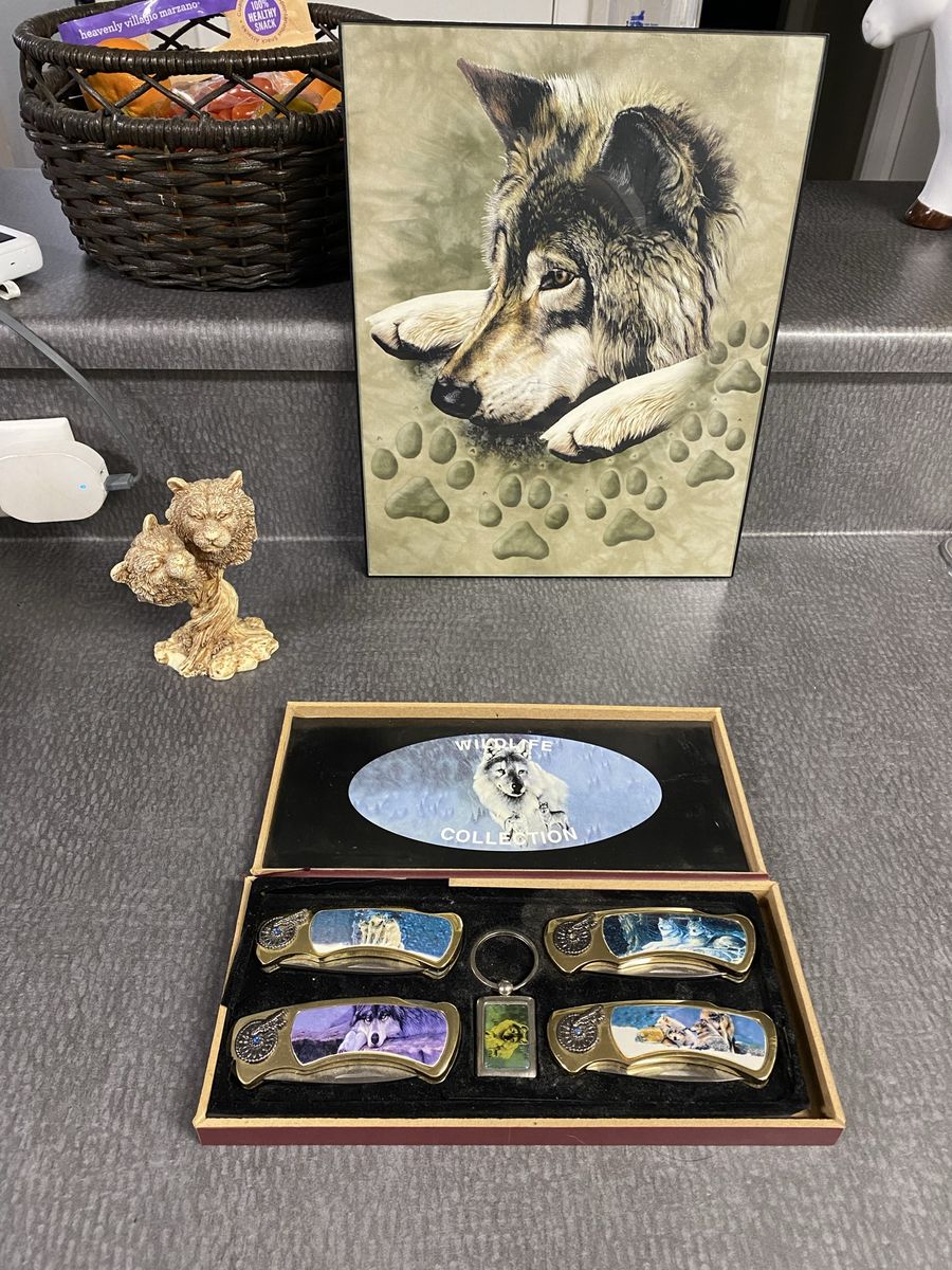 Wolf themed items