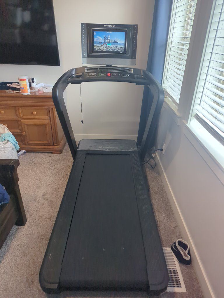 NordicTrack Commercial 1750 Treadmill - Smart, Folding Design for Home Gym