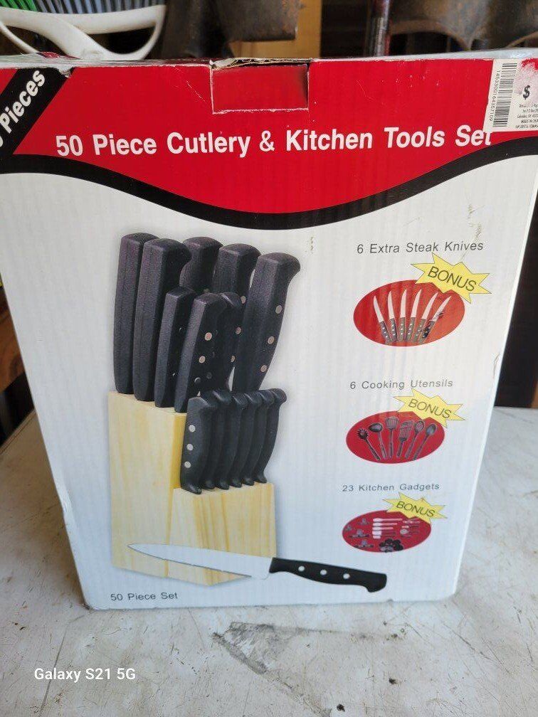 Kitchen Utility tools and cutlery