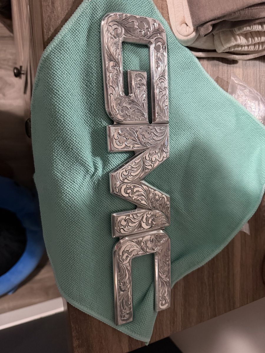 Engraved Emblem & Bullet Antenna