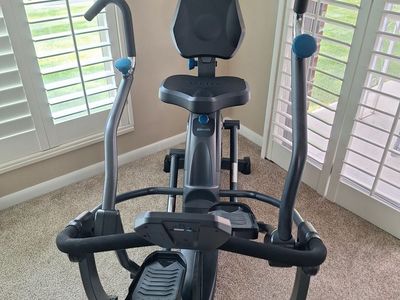 Teeter FreeStep Recumbent Cross Trainer / Elliptical