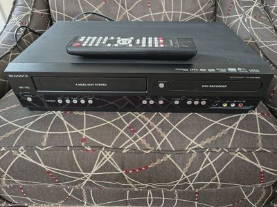 Magnavox DVD VCR Combo HDMI 1080p Up-Conversion & Remote