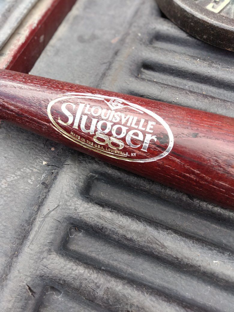 Louisville Slugger Wooden ASH Bat Like New!