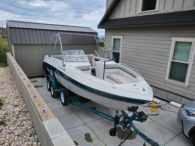 Four Winns Horizon 23’ with Trailer