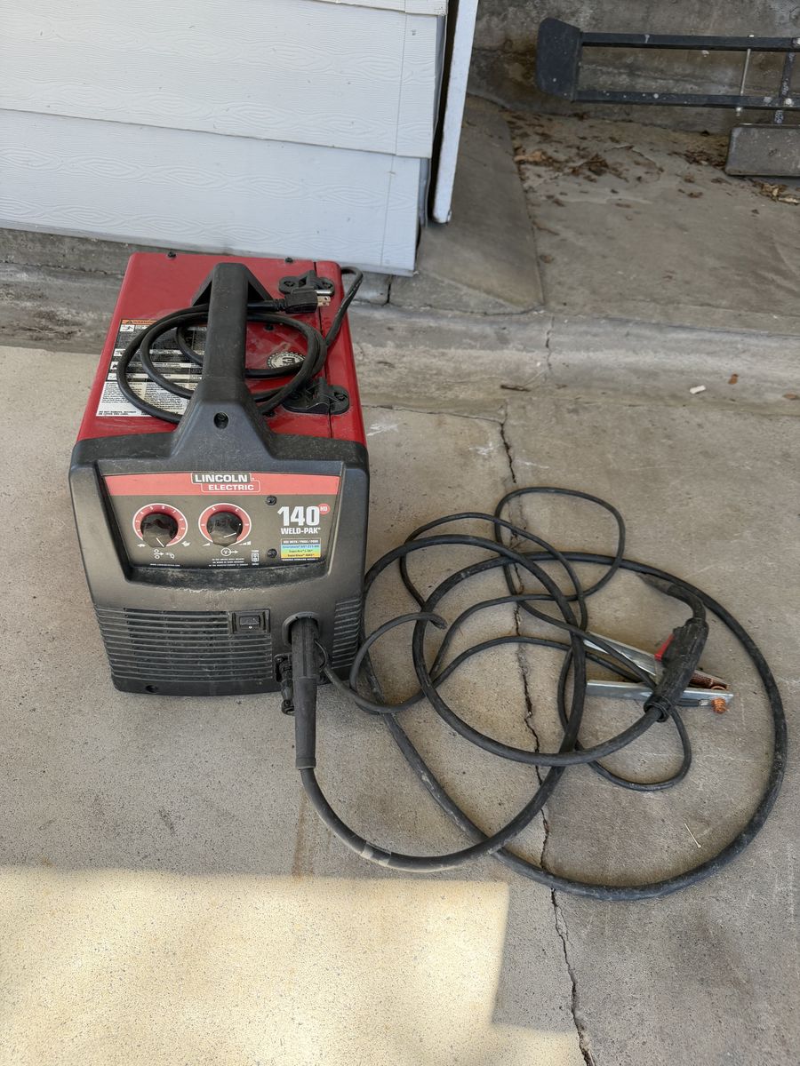 Lincoln Electric 140 Weld-Pak Welder Machine