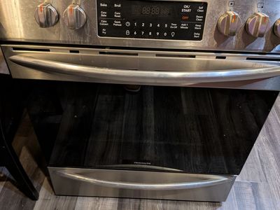 Frigidaire gas oven range