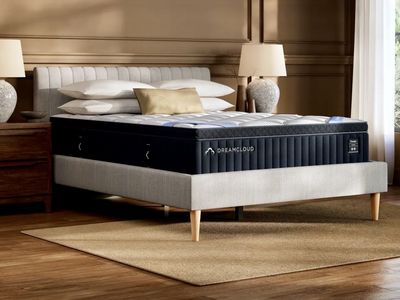 DreamCloud Premier Hybrid Queen Mattress - Basically Brand New