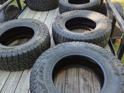 Set of 5 Used Wildpeak A/T LT285/70R17 All-Terrain Tires