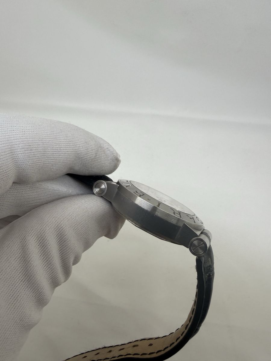 Main image 10