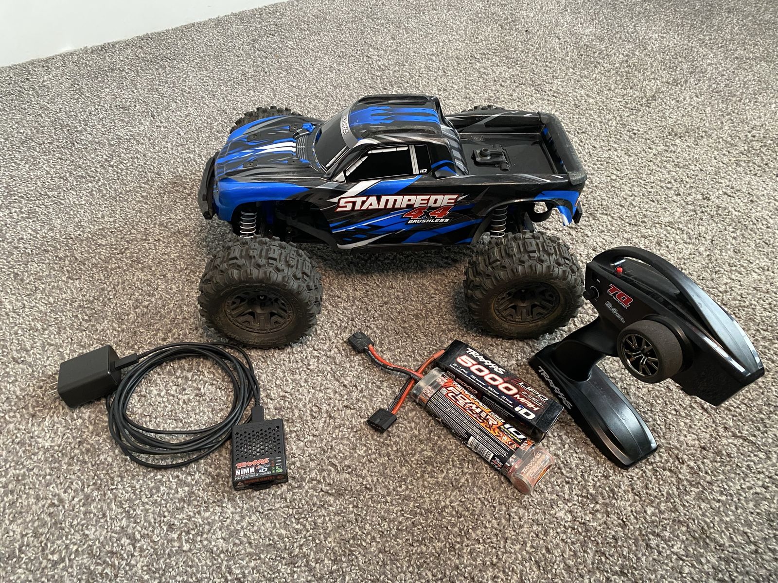 Traxxas Stampede 4x4 Brushless w/ 2 Batteries & Charger