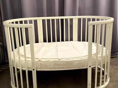 Stoke sleepi crib with JR extension