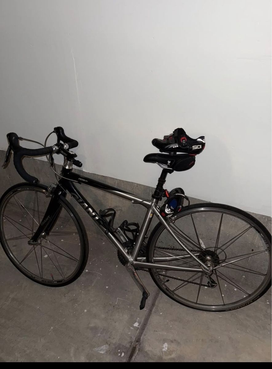 Giant Road Bike
