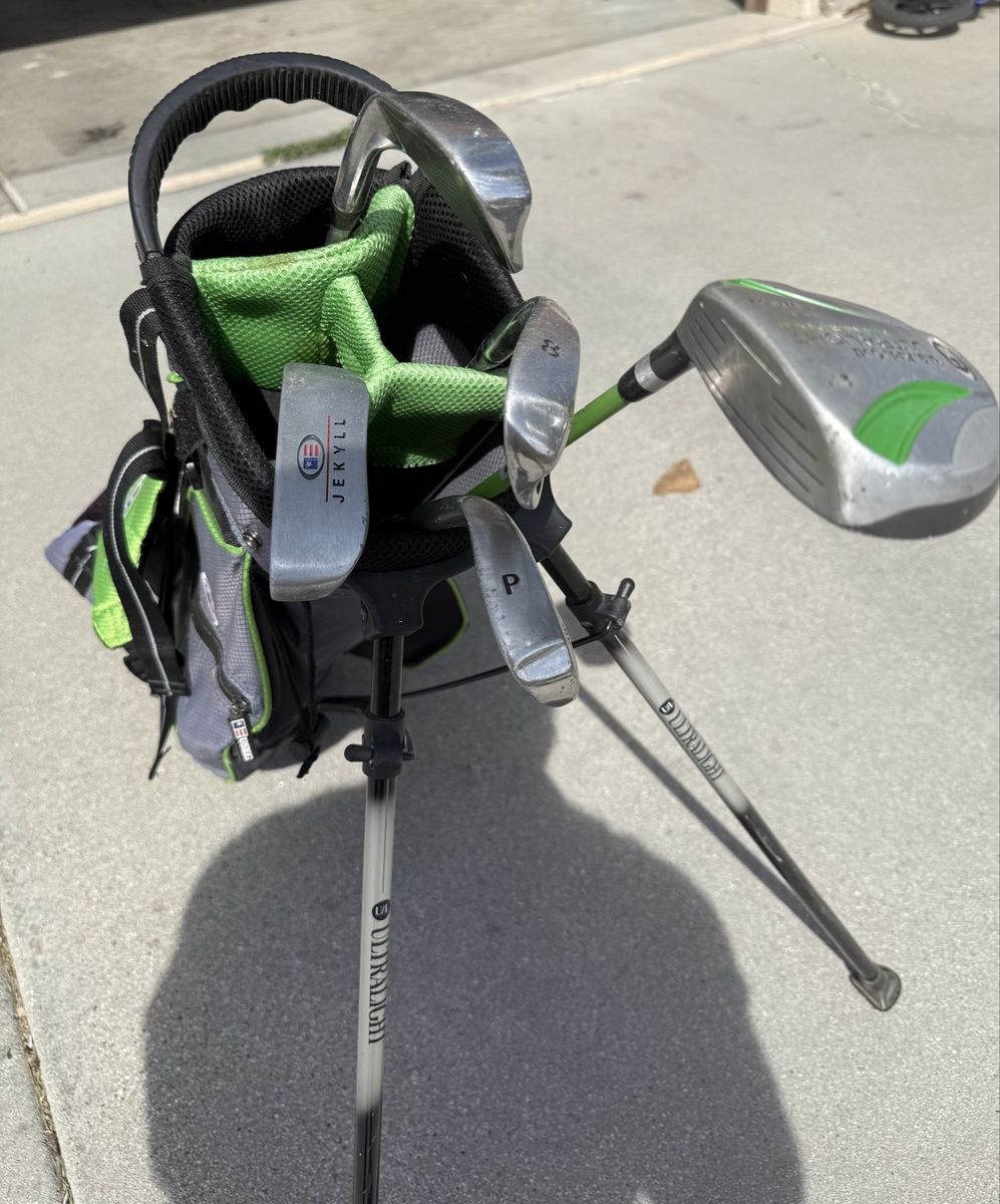 USKG Ultralight Kids Golf Club Set & Bag
