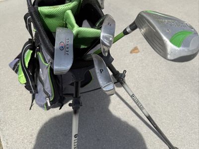 USKG Ultralight Kids Golf Club Set & Bag