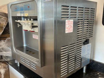 Taylor Tabletop Soft Serve Ice Cream Machine – Model 162-27
